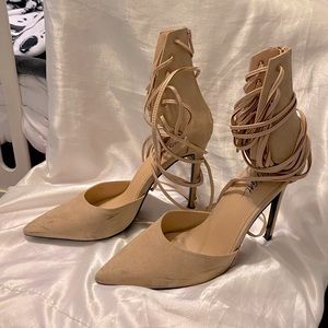 Nasty Gal Women’s Velvet Pointed Heels Size 9 👠